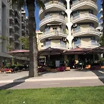 Ari\'S Apartment