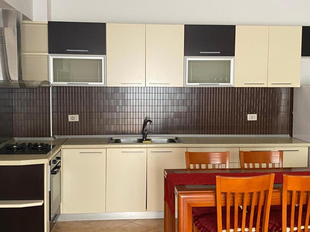 Ari's Apartament